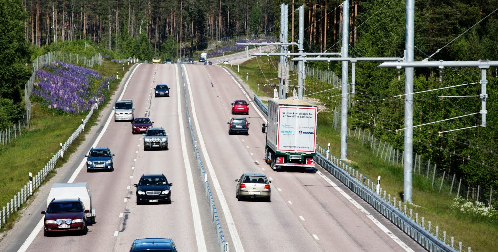 Electric road hybrid truck, Scania G 360 4x2 (Hybrid Truck with Siemens pantograph on the roof)
Gävle, Sweden
Photo: Tobias Ohls 2016